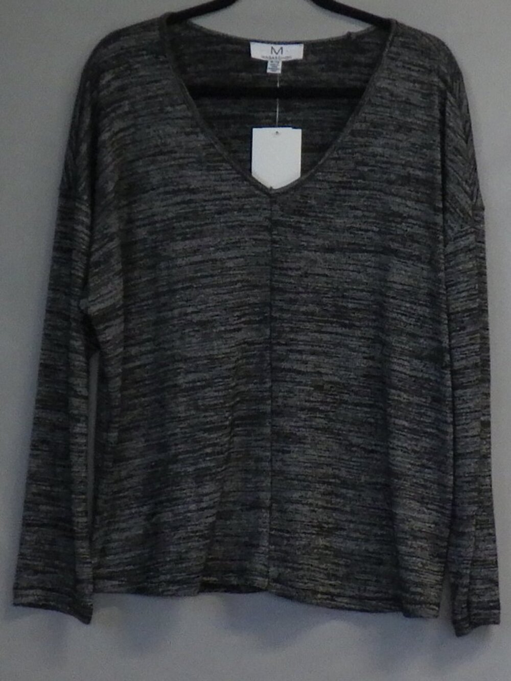 Magaschoni V-Neck Dark Gray  Black Heathered Knit Top  NWT  A588